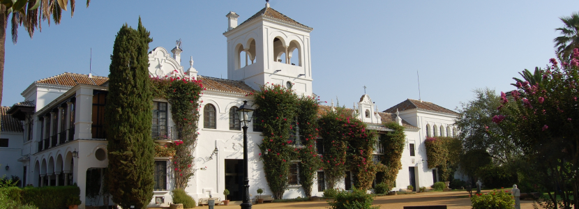  Fachada principal de Cortijo El Esparragal