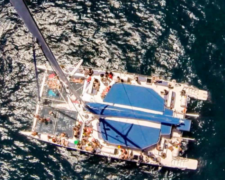 Catamaran team buililding empresas